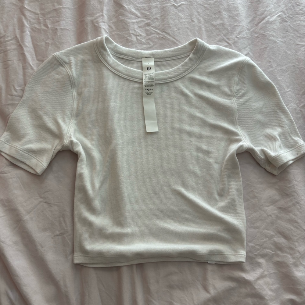 lululemon hold tight cropped white t-shirt